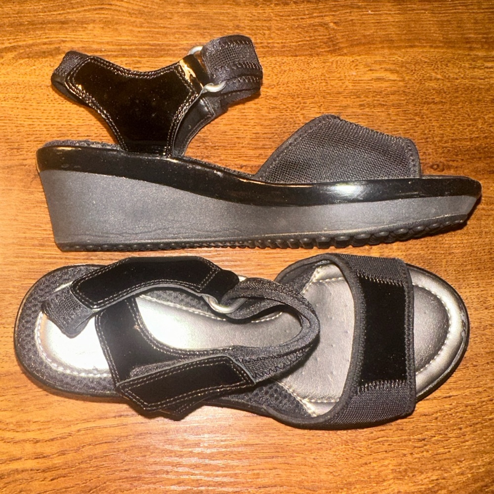 Easy Spirit Anti Gravity Sandals size 5.5